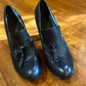 Born Crown Navy Pumps With Tassels Size 7.5